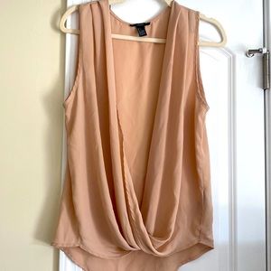 Lightweight, crossover tank top! Size large